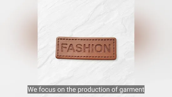 Berretto rosso con logo applicato 100% lana con rilegatura in PU